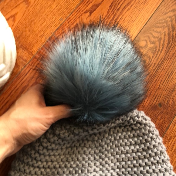 Norla Faux Fur Pompom Cinched Knit Beanie - Picture 4 of 7